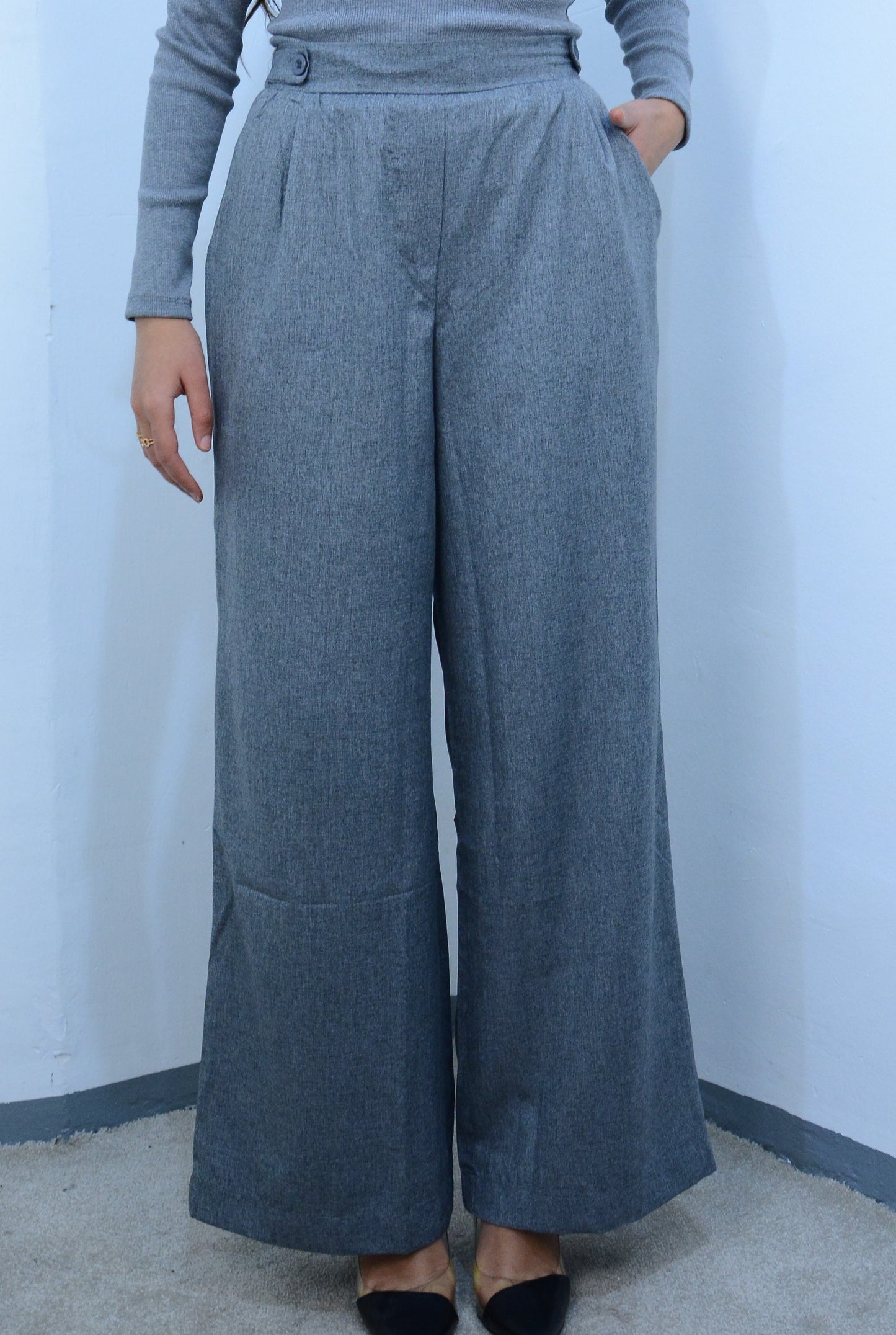 Pantalon Gris Bouton coté